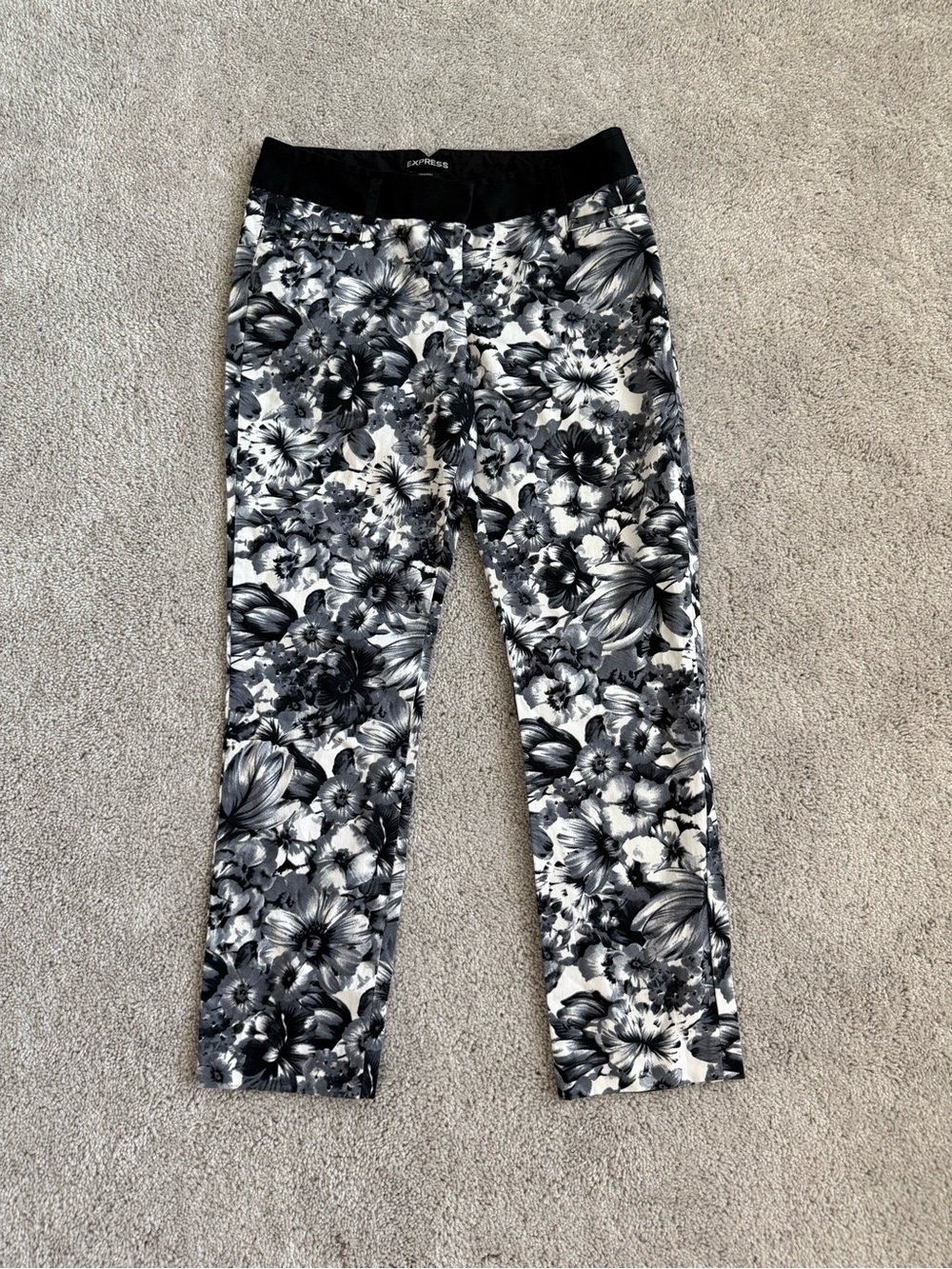 Express Girls Black & White Floral Leggings